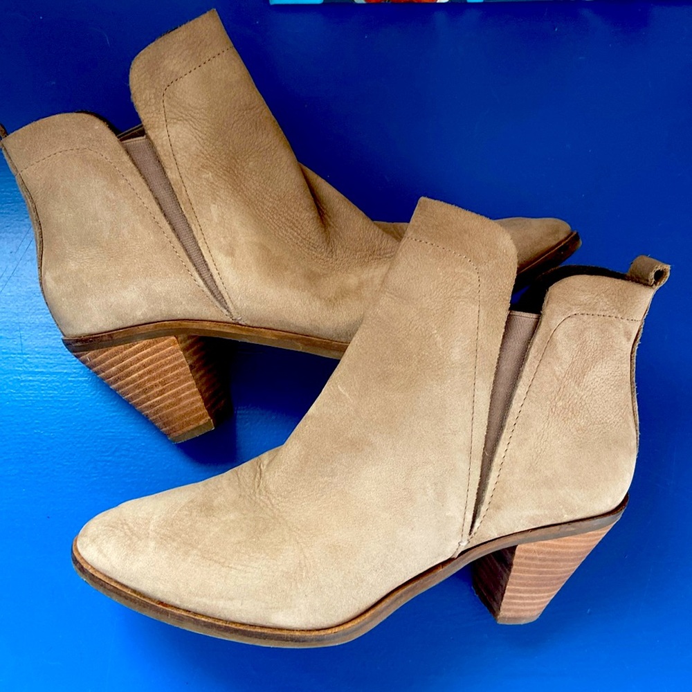 LUCKY BRAND Jana boot tan suede block heel worn once 8.5
